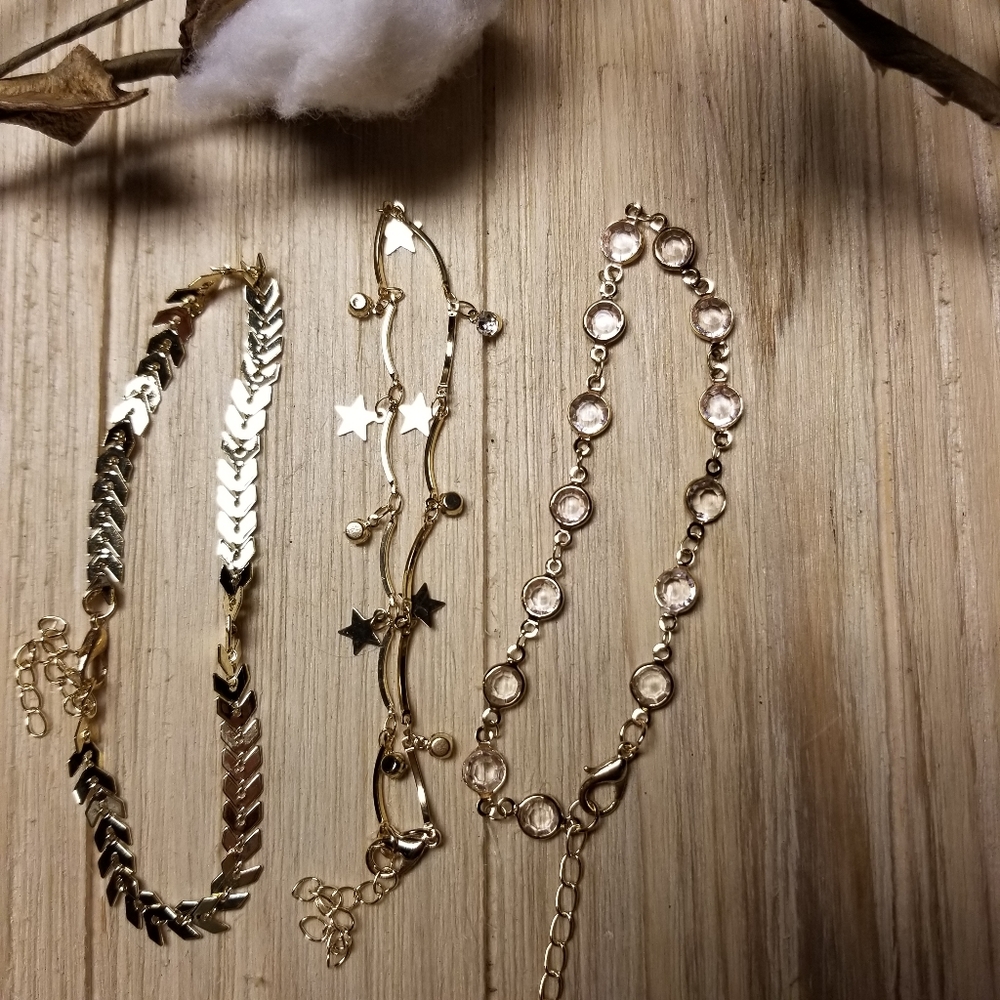 Gorgeous GOLD 3 piece anklet set - Picture 3 of 7